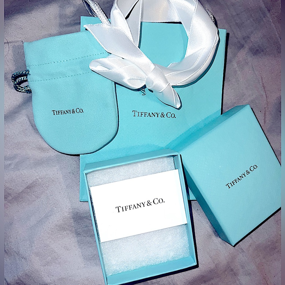 TIFFANY & CO. Jewelry Gift Box Set (Authentic)! 🌟🦋💍